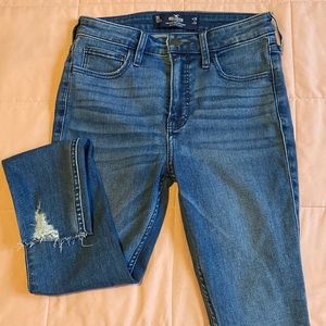 Hollister High Waisted Cropped Super Skinny Jeans